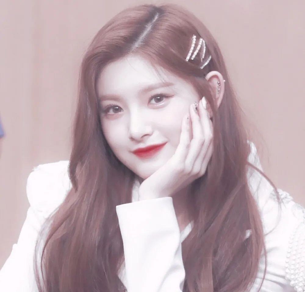 新人奖|韩娱速递：王怡人因拒绝行礼被韩网diss，女团aespa包揽新人奖