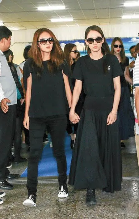 安以轩|又一人间天使陨落，半个娱乐圈都泪崩！