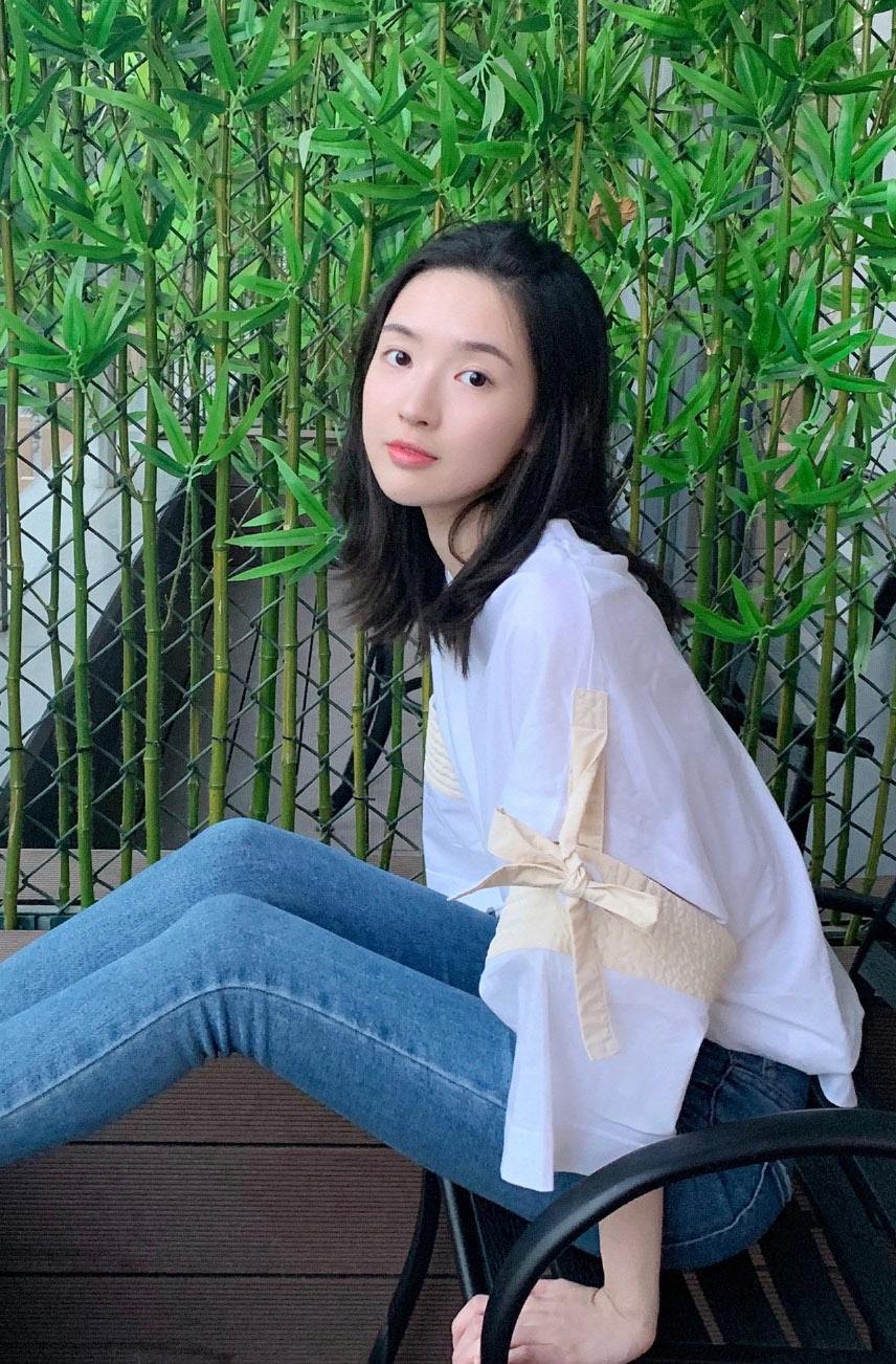 王玉雯|甜！杨玏开车去机场接女友王玉雯，搬完行李箱同返爱巢已同居试婚