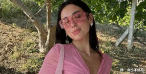 蝴蝶|从服务生到性感歌姬，她只用了5年