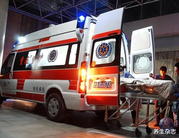 肝脏|?35岁男子滴酒不沾,检查出肝癌晚期,医生摇头叹息:这2事做太多了