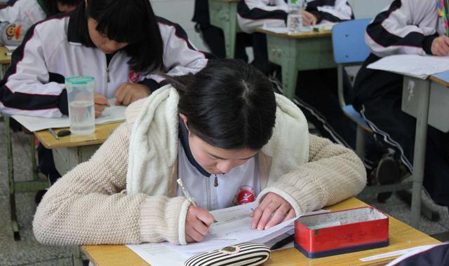 考试|学考成绩将与高考挂钩，高中生千万不要忽视，不及格可能无缘大学