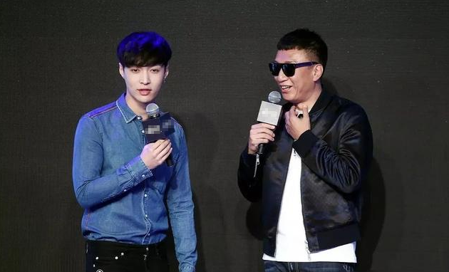 张艺兴|被韩娱绑住的张艺兴终于放飞，曝10年合约即将到期，不再续约