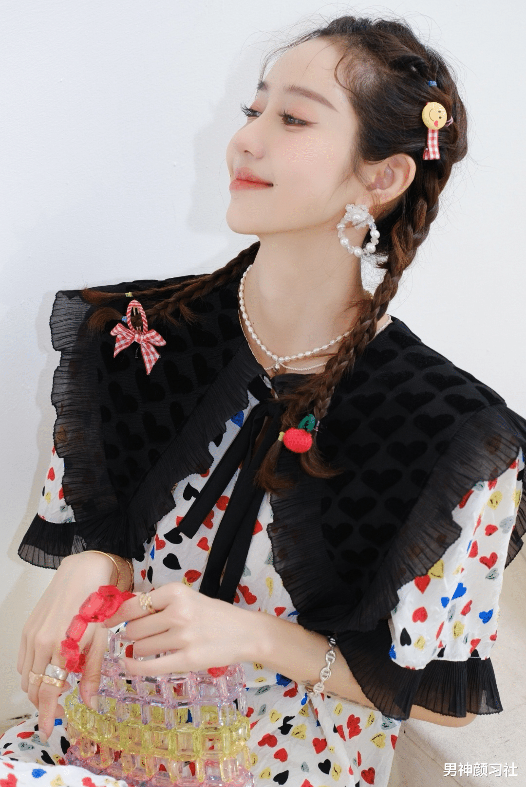 男神颜习社|梦幻糖果色穿搭,戒不掉的少女心,让你走到哪都能谎报年龄