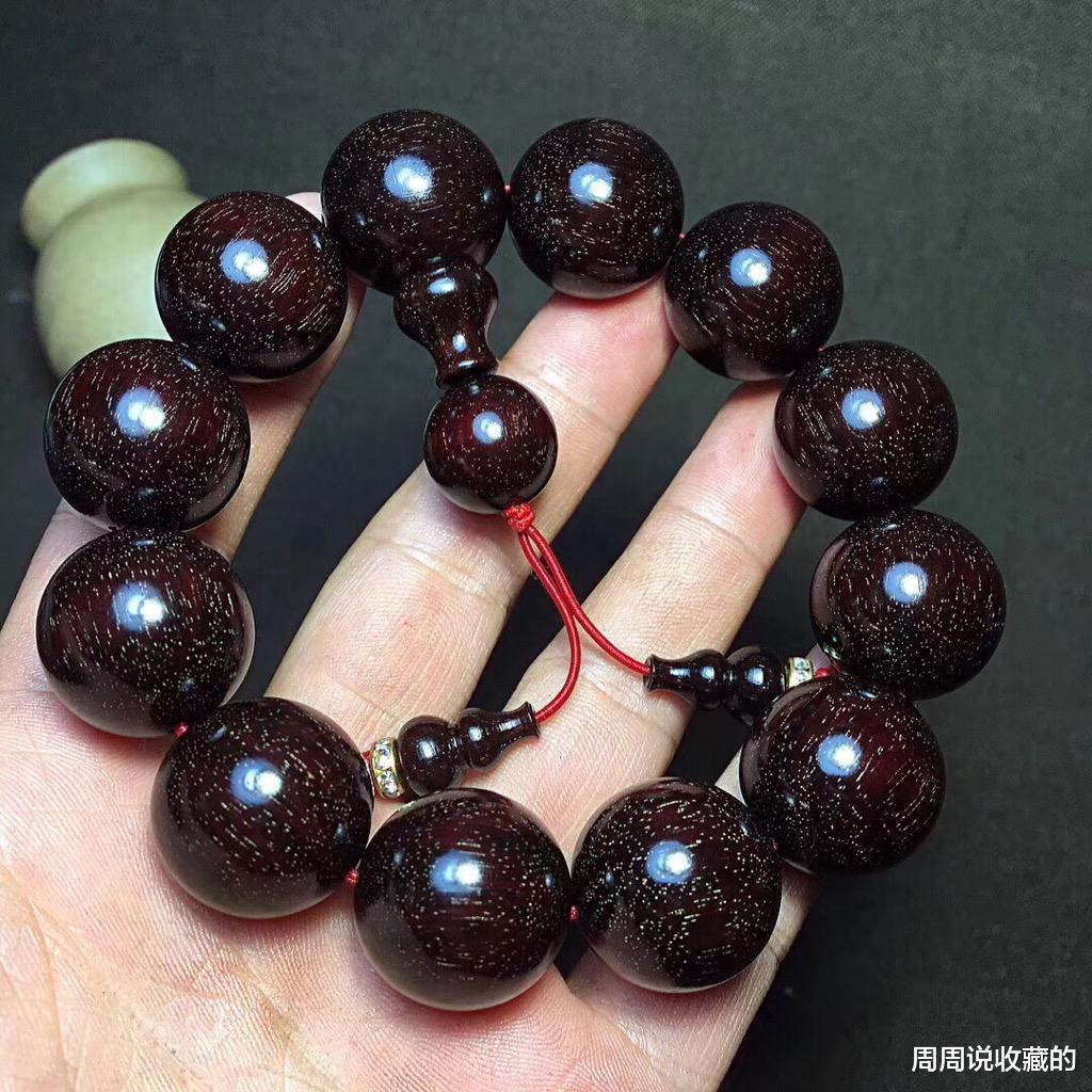 小叶紫檀|小叶紫檀手串如何盘玩？怎样才能盘出漂亮的玻璃底