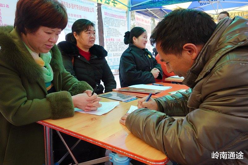 |在单位，领导更喜欢人才还是听话的人？人才最重要！