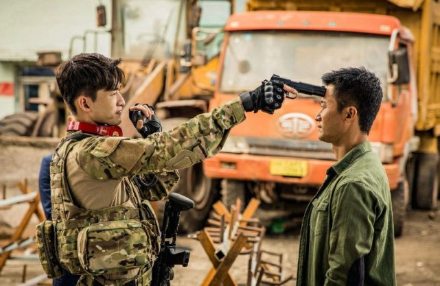 吴京|《战狼3》为何迟迟不拍？网友透露：吴京在等邀请3次都被拒的他