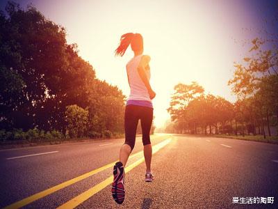 爱生活的陶哥 45岁男子，深夜突发脑梗瘫痪！医生提醒：中老年晚上，少做4件事