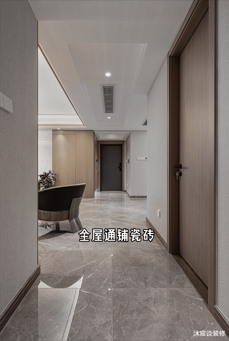 |若再装修，我就选现代轻奢风，灰色瓷砖通铺在室内，真是高级大气