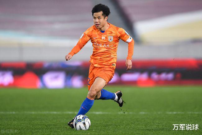 蒿俊閔|中超冠軍頒獎，球迷要求一人回歸：為球隊付出太多可以C位捧杯