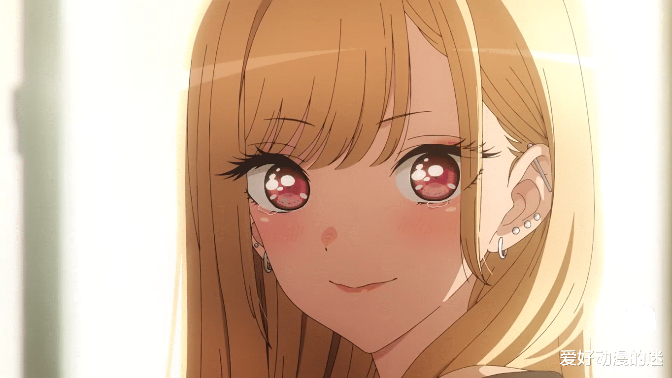 阿牧|女主是个Coser，为了制作合身的服饰缠上男主，这部漫画有“亿”点好看