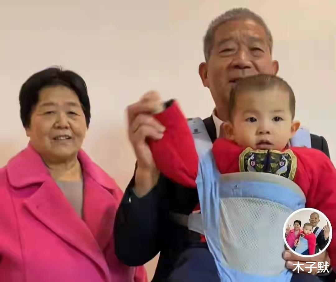 木子默 山东田女士67岁生女，70岁奶爸直播带货引争议，想为孩子多做点事