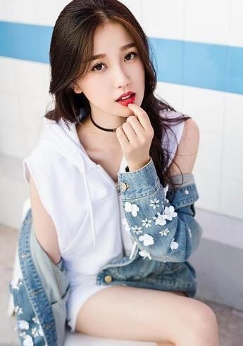 女孩|记忆里的广告童星已长大，好丽友男孩是易烊千玺，旺旺女孩成顶流