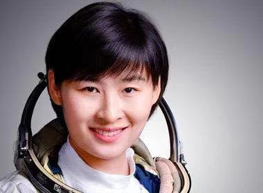 航天员 还记得我国首位女航天员吗,曾返回地球后基本没露面,现状怎样