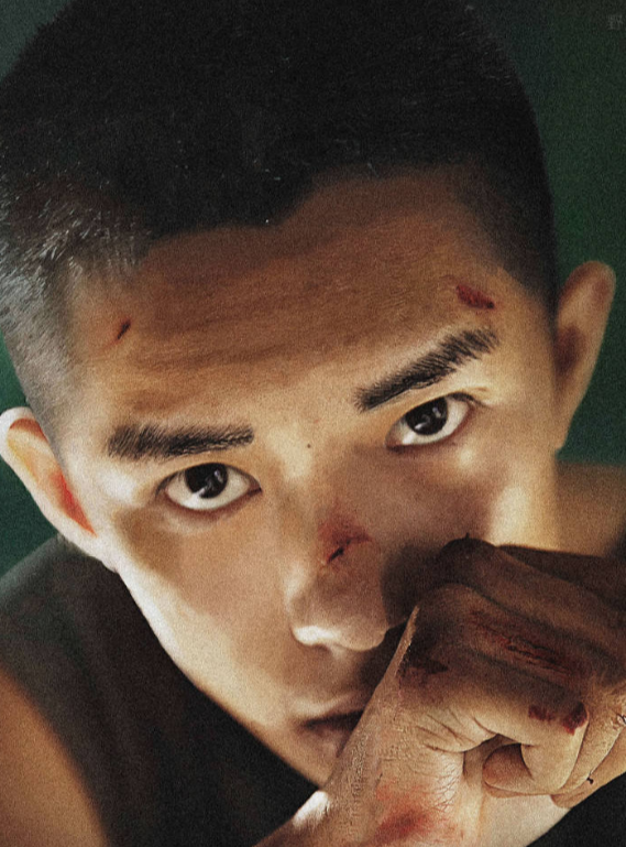 寸头|男明星寸头造型，肖战陈伟霆很野，最后一位却像是犯了罪