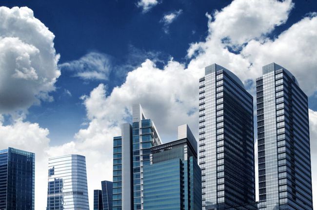 |公司搬迁主管不愿意过去,老板介绍他到其他公司,没几天被开除了