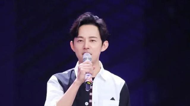 主持人|何炅节目被顶替，芒果疑似禁止主持人接私活，《快本》全员停工？