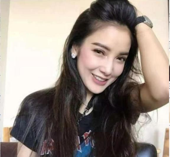 |她比毛晓彤张韶涵还惨！叫了20年的哥哥居然是亲生父亲