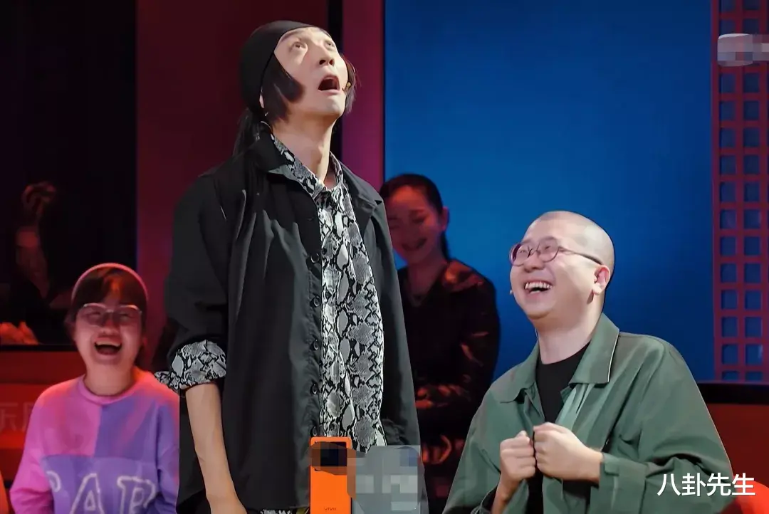 喜剧大赛|《喜剧大赛》金靖和武六七还要被强捧到何时？一个尬演，一个无趣