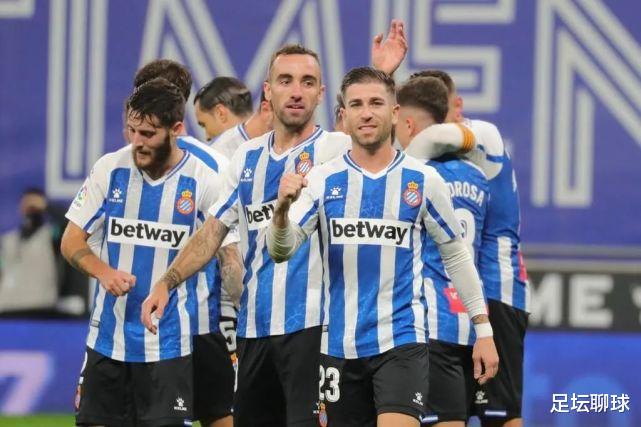 西班牙人|5分钟3球！西班牙人吊打保级队，武磊2大锋线队友破门，全队疯狂庆祝