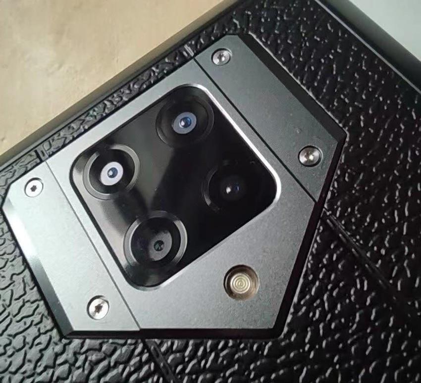 电池 10000mAh大电池+8GB运存+128GB，跌至899元，堪称“续航之王”