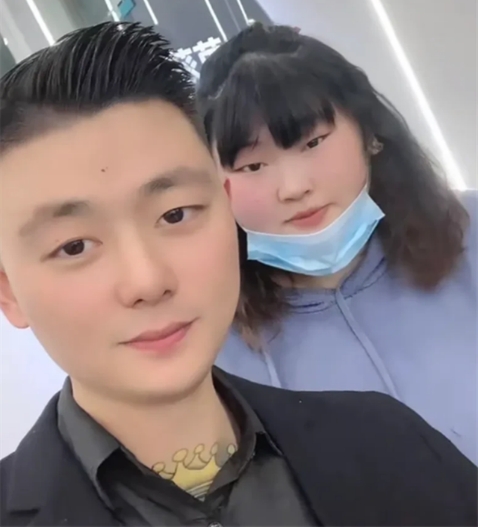 朱之文 大衣哥女儿瘦身30斤，又换新发型，活脱脱的一个洋娃娃！