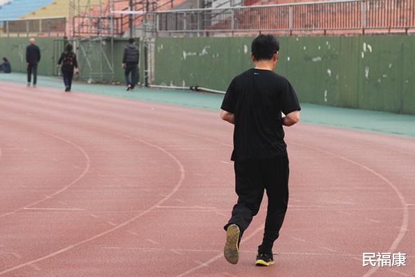 跑步|50岁后每天都跑步，是养生还是加快骨骼老化？