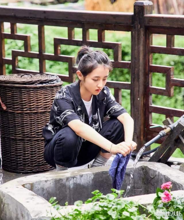 张子枫|张子枫，越来越瘦，成娱乐圈宠儿，2个减肥秘诀曝光，很靠谱