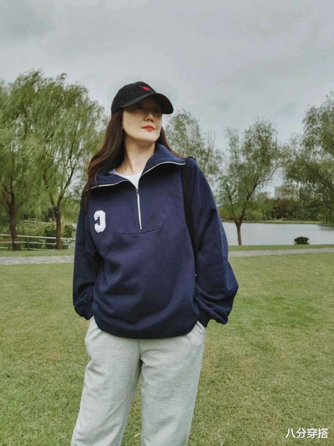 八分穿搭 秋冬厚外套怎么搭？加绒牛仔外套搭配紧身牛仔裤，保暖又洋气