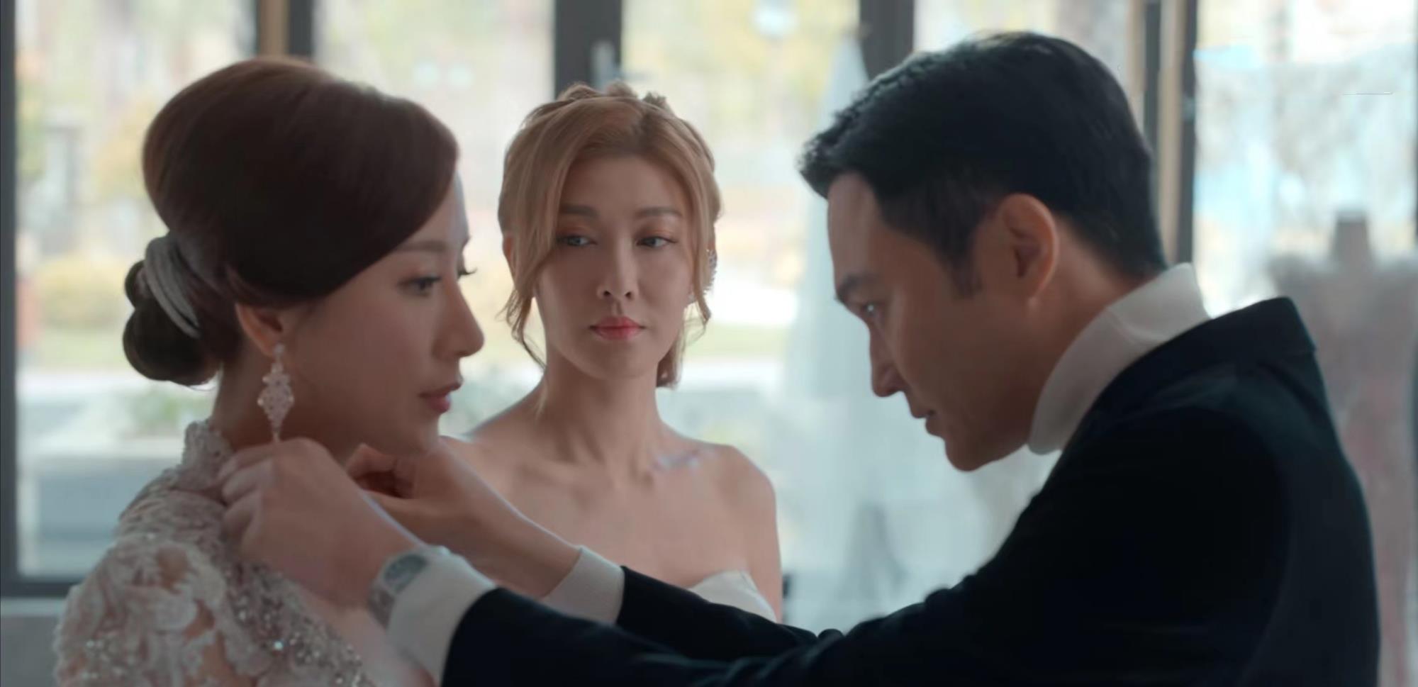 杨怡|现代版《宫心计》开播，剧情高能个个不好惹，杨怡演了“小白兔”