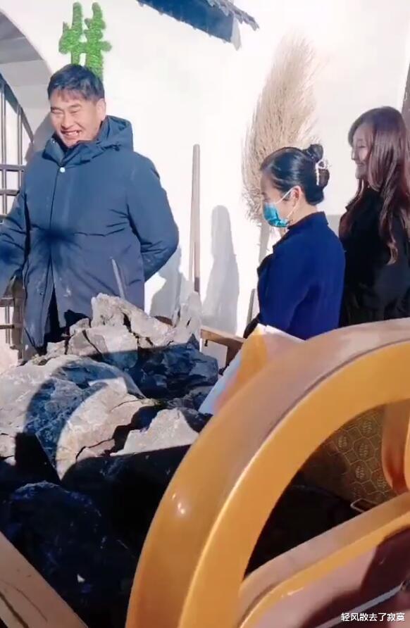 陈亚男|复合了？陈亚男删光离婚声明，粉丝涨60万，上线直播带货心情大好