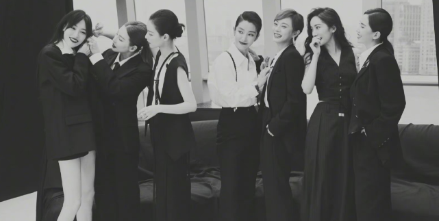 杨幂|唐嫣与杨幂刘诗诗罕见同框！三人晚宴聚餐照流出曝真实关系