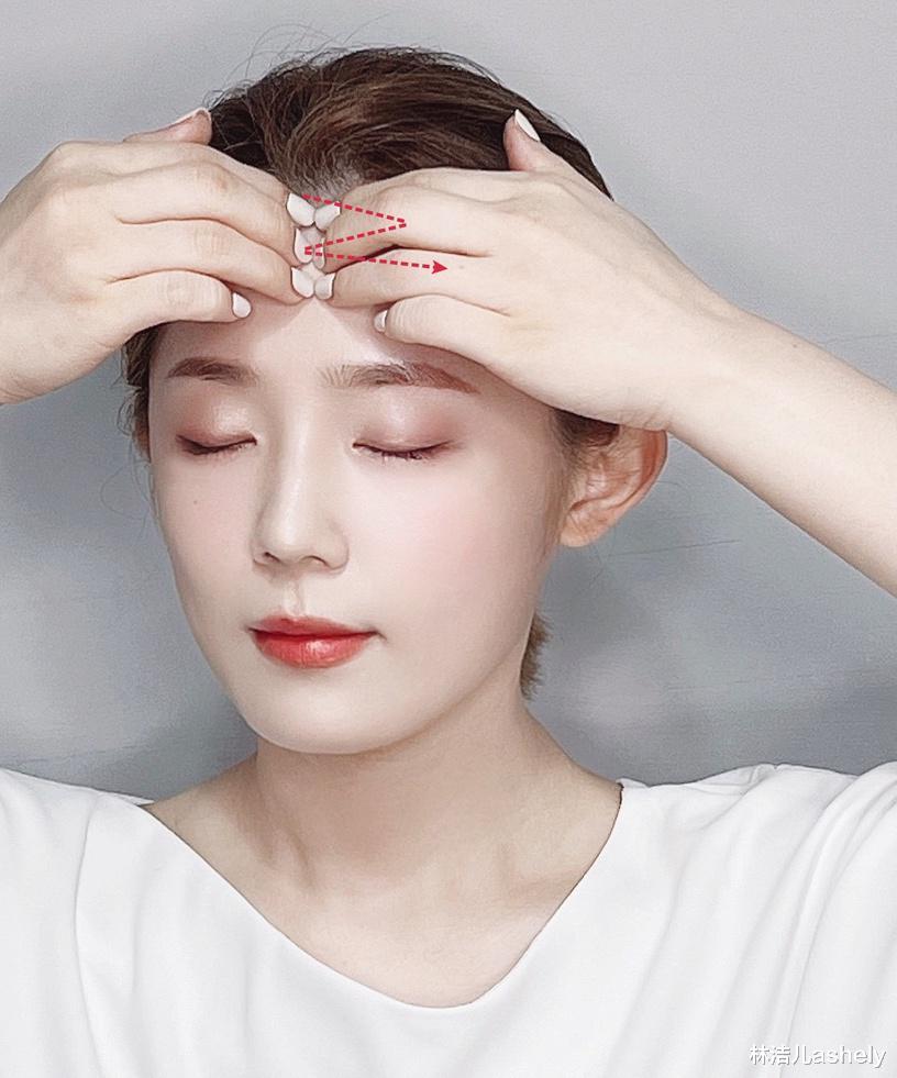 宋茜|白鹿成新晋古装女神，路透照战损妆飒气十足，小鹿眼更是楚楚动人