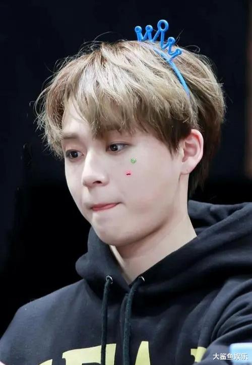 金晓钟|韩国男艺人金晓钟经历了什么，从柔顺的乖乖男走上了亚文化的道路