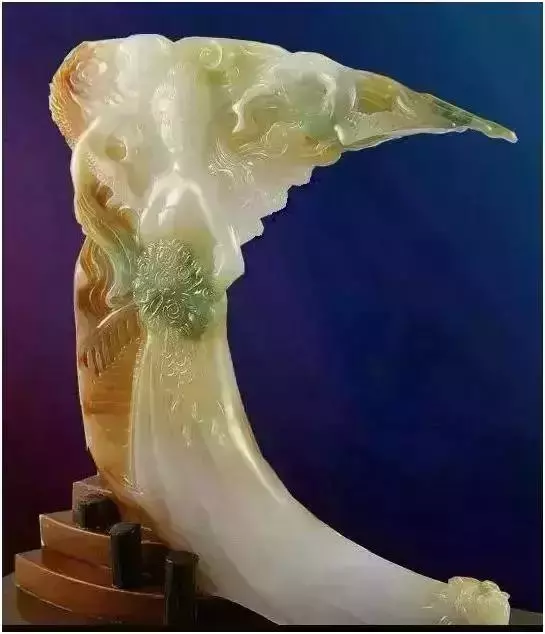 翡翠|翡翠癣多就是废材？丢掉？千万别丢！看玉雕师化腐朽为神奇