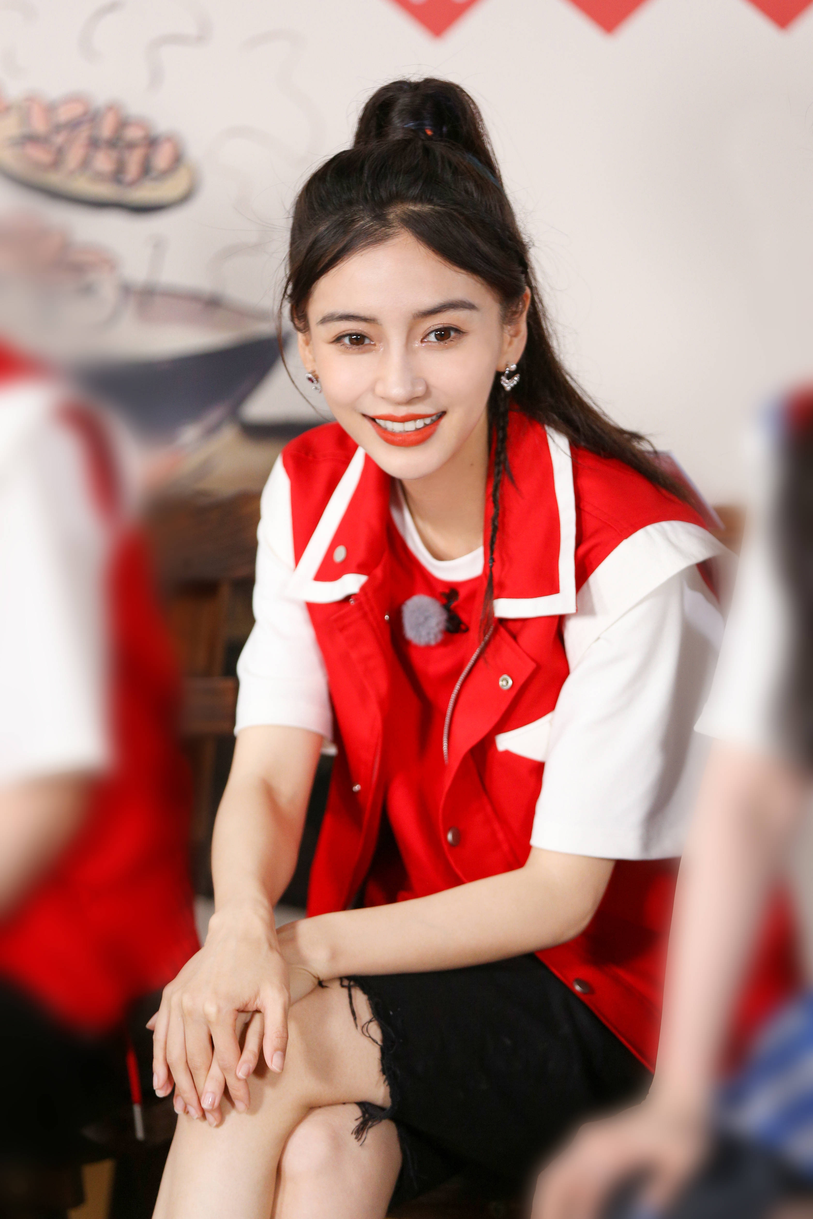 Angelababy|黄晓明直言，angelababy可以和任何男演员拍吻戏，只有他不可以