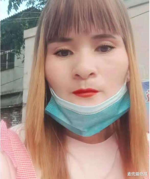 杨幂|网红撞脸杨幂惹争议？粉丝突破十万，网友喊话去拔牙