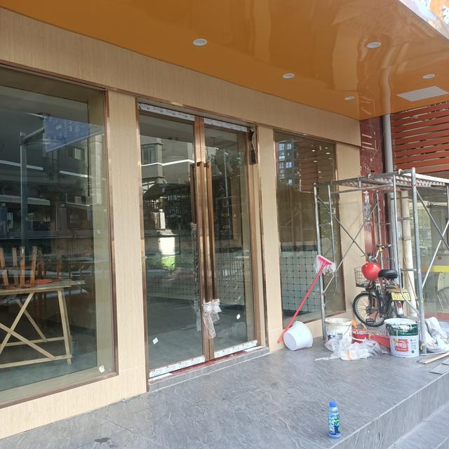 深圳市|深圳这个破店铺要转让费21万，喝茶费6万，租金每个月4800