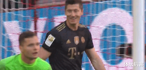 莱万|5-2！第90分钟进球！莱万打破纪录：单赛季德甲轰41球，疯狂庆祝