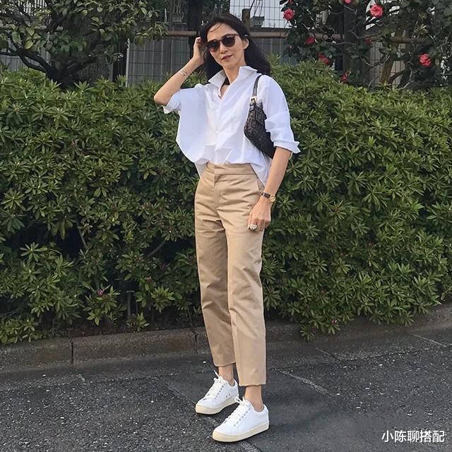 小陈聊搭配|建议中年女性，别穿大红大紫，瞧日本主妇这样穿，优雅气质