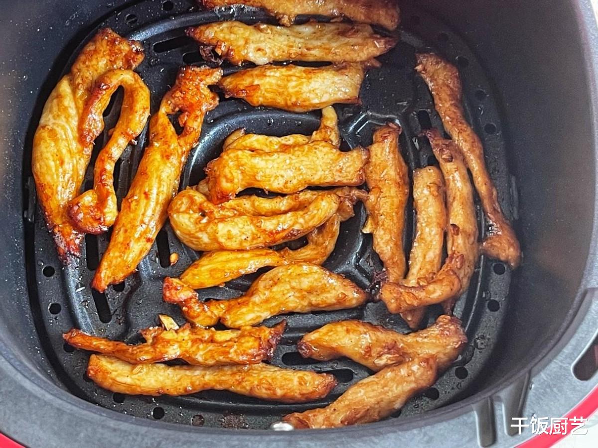 鸡柳 居家休闲必备零食，好吃到舔手指的蒜香鸡柳，教你在家做
