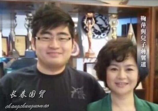 鞠萍|鞠萍28岁儿子近照曝光,瘦身成功后帅气有型