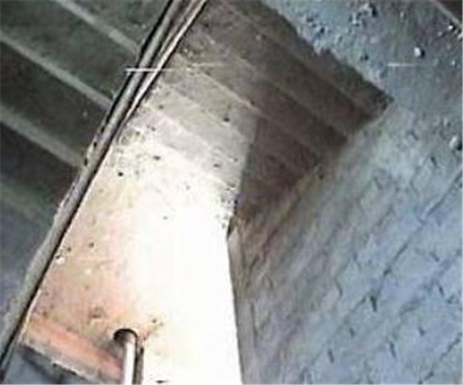 央视|她是央视女主持，18年前参加聚会推错门走上不归路，33岁香消玉殒