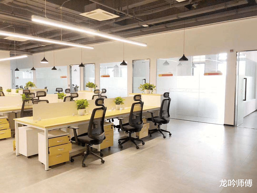 青岛市|龙吟师傅教大家正确摆放办公室工位，留住人