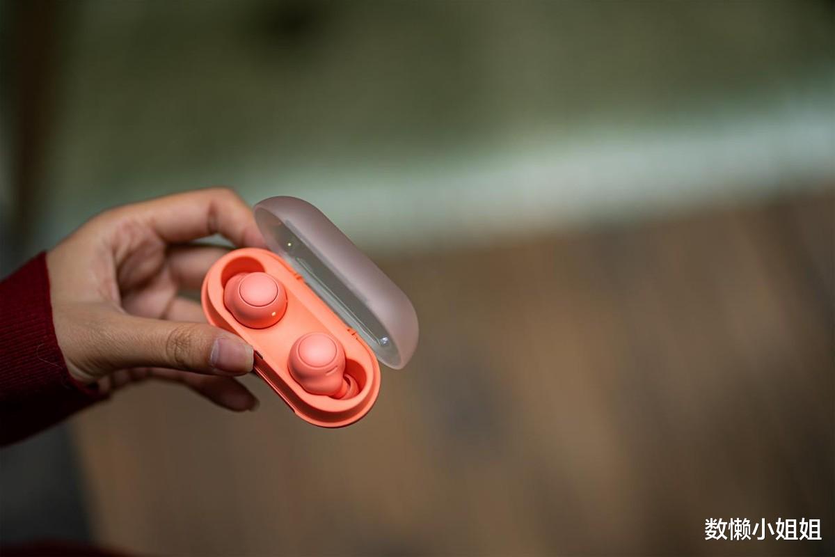 耳机|小身材的颜值担当,推荐给女生的轻巧耳机,索尼WF-C500体验分享