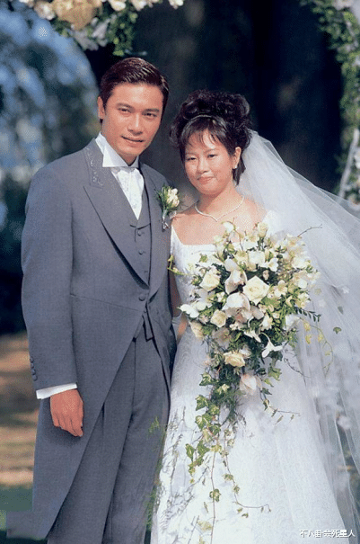 迟重瑞|娶富婆的男星现状：有人丁克25年，有人结婚31年不敢喊老婆