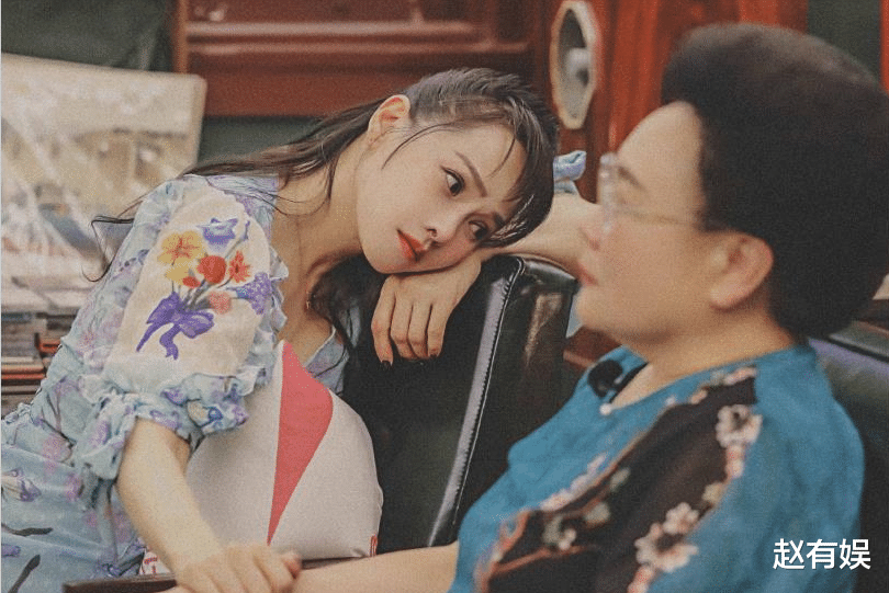 金晨|23年感情一朝散，46岁再嫁小10岁弟弟，她的成功人生不可复制