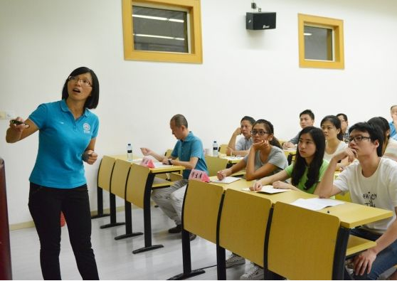 大学|压力大、收入低,大学老师无意间的聊天,透露了这份职业的苦楚