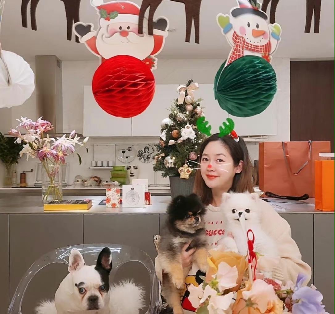 成宥利|41岁韩星成宥利将临盆,近照仍甜美可爱,大方晒双胞胎大牌衣物