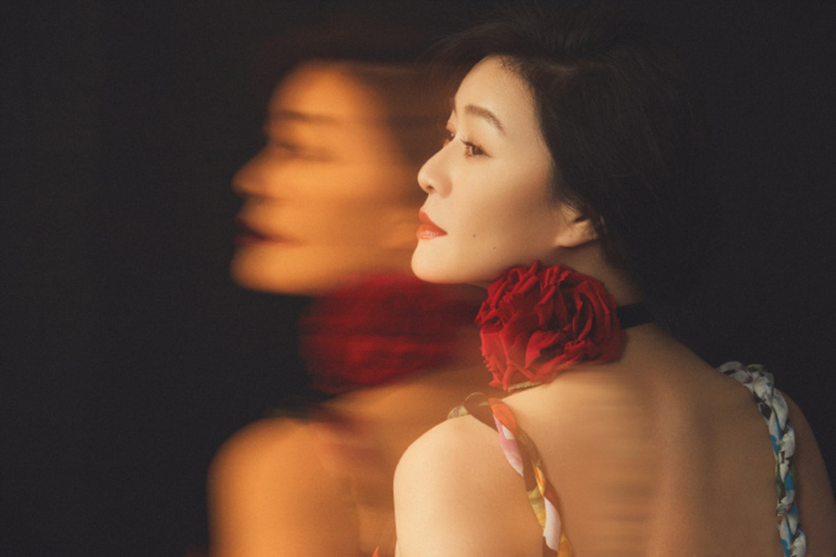 猫姐穿搭经 田海蓉生日晒美照,复古造型优雅端庄,“女神气质”拿捏了